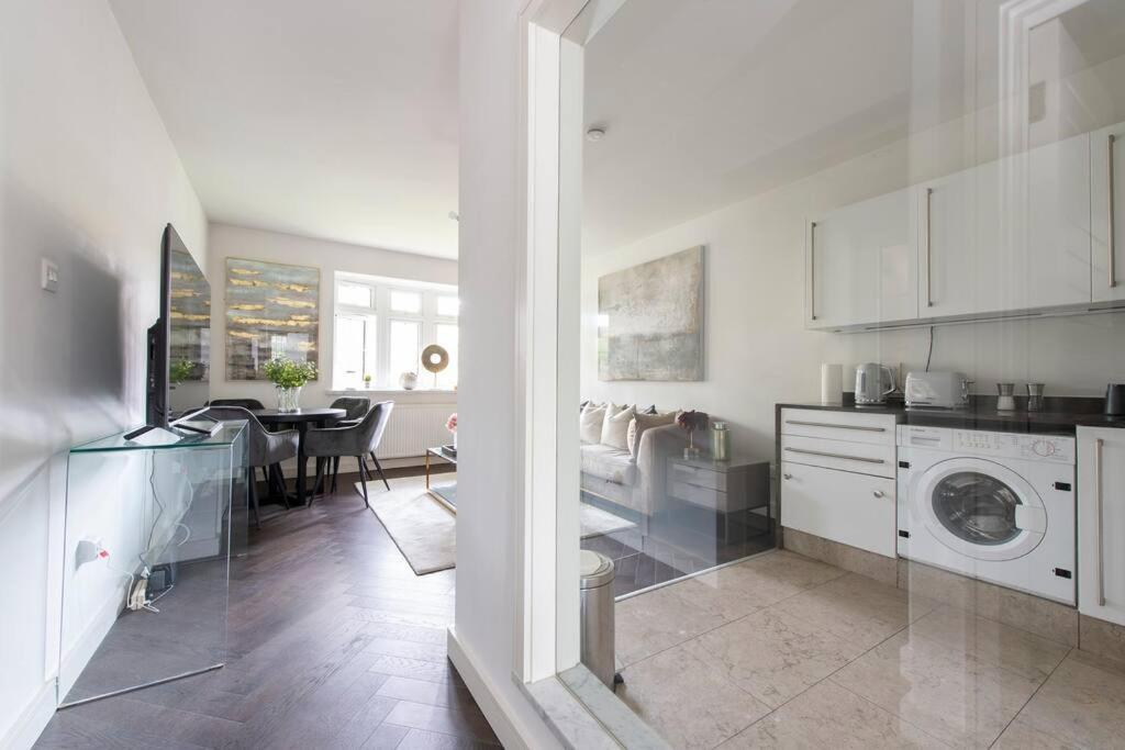 2 Bedroom Modern Urban Sanctuary 1Cc - Cherrydeal Лондон Экстерьер фото